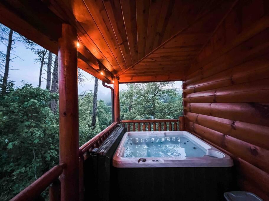Indoor Heated Pool Hot Tub Cabin Sevierville Exterior photo